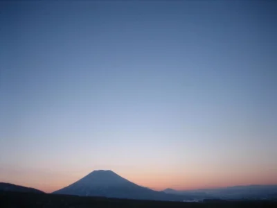 羊蹄山（早朝に北海道ニセコから撮影）